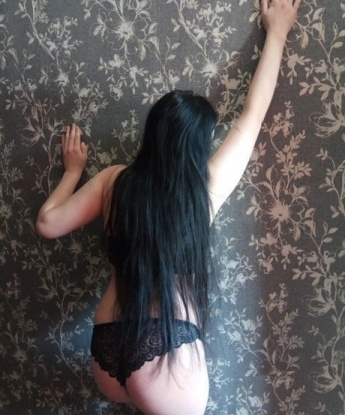 Жгучая брюнетка с горящими глазами ждет тебя для незабываемых встреч. Отдамся тебе полностью и подарю море удовольствия. Звони скорее! 5487, 29 лет